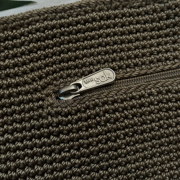 SOLD! THE SAK CLASSIC BROWN KNIT BAG - Picture 5 of 6